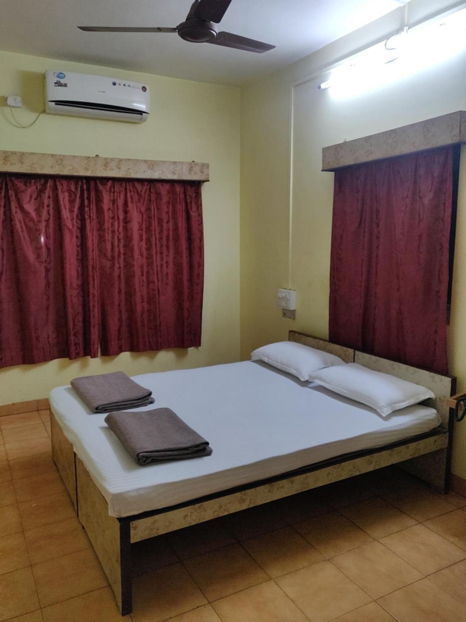Shraddha Lodge Ratnagiri Exterior photo